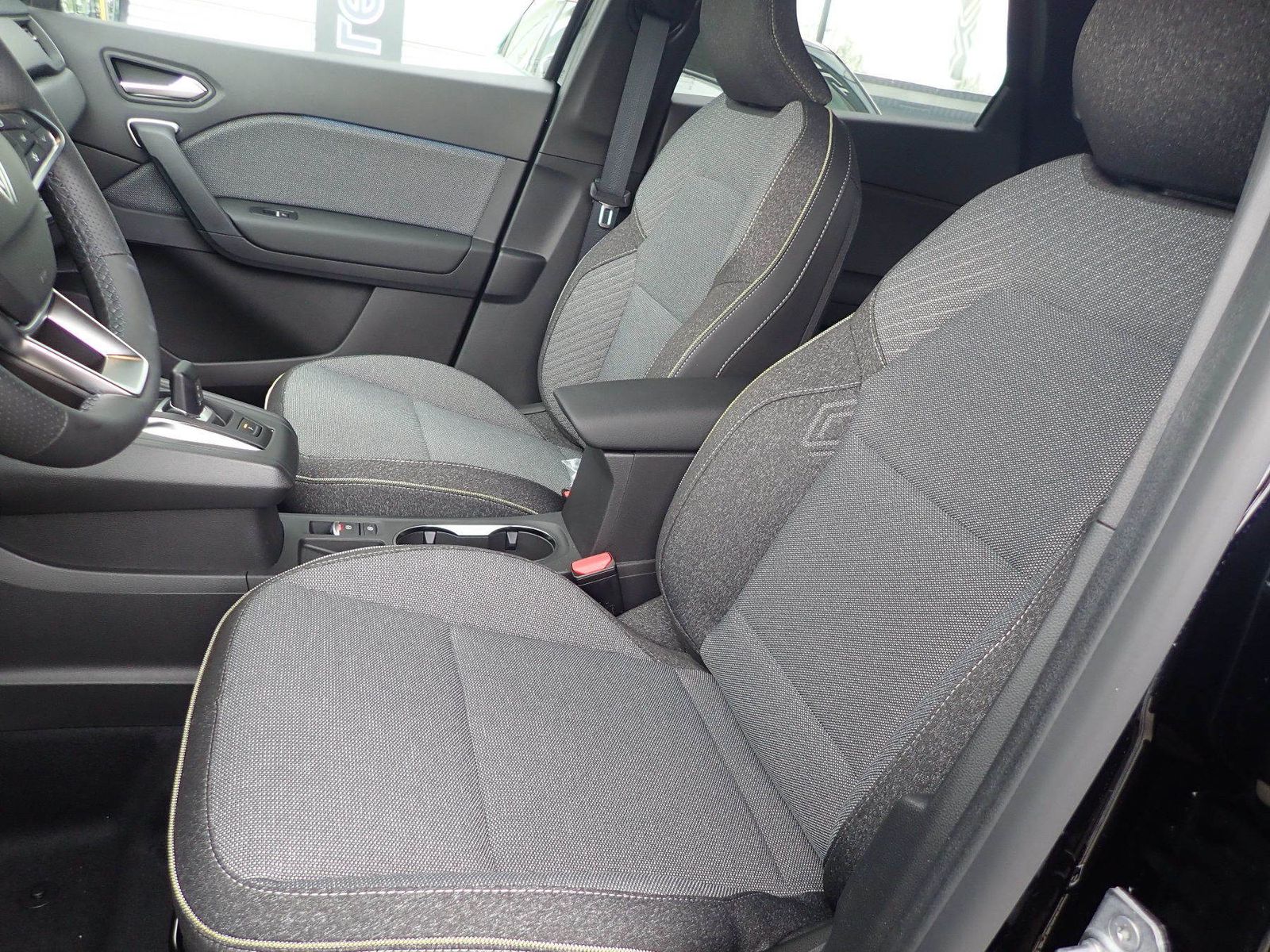 Fahrzeugabbildung Renault Captur Techno Mild Hybrid 140 EDC