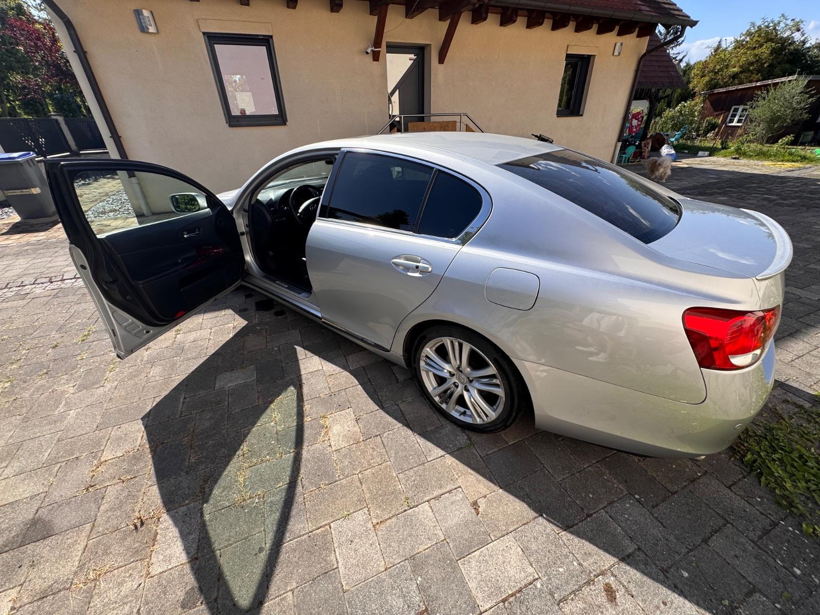 Lexus GS 450h Luxury mit einem neuen Herz 