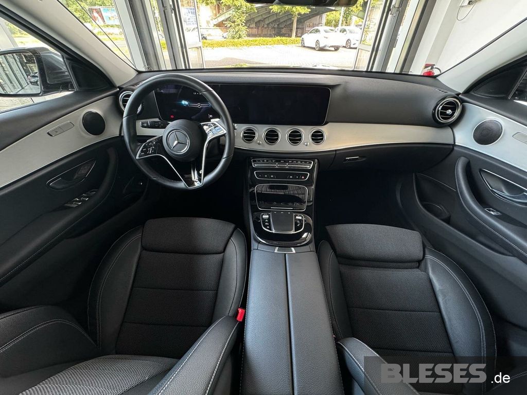 MERCEDES-BENZ E 220 – Bild 8