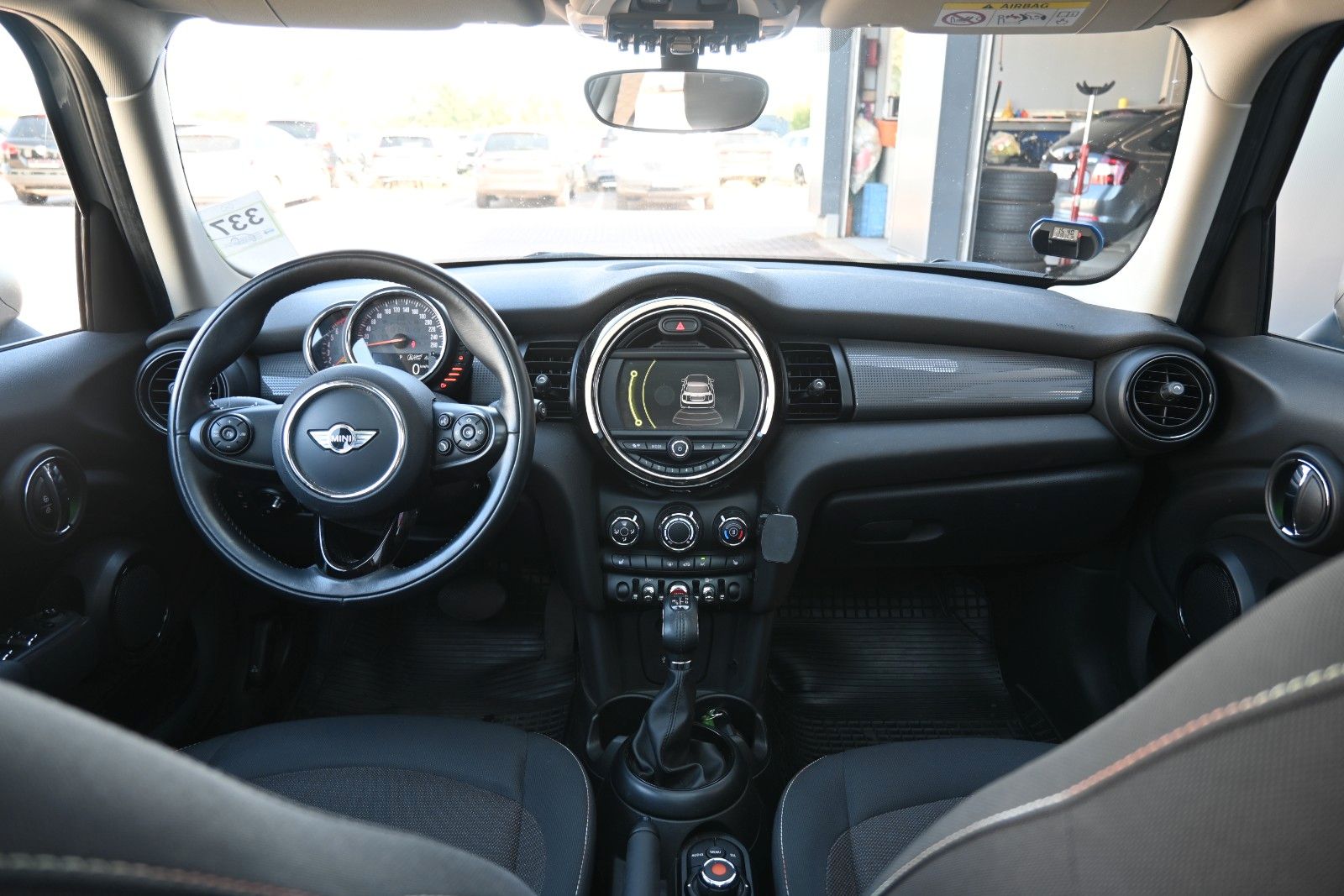 Fahrzeugabbildung MINI ONE Mini 5-trg. One