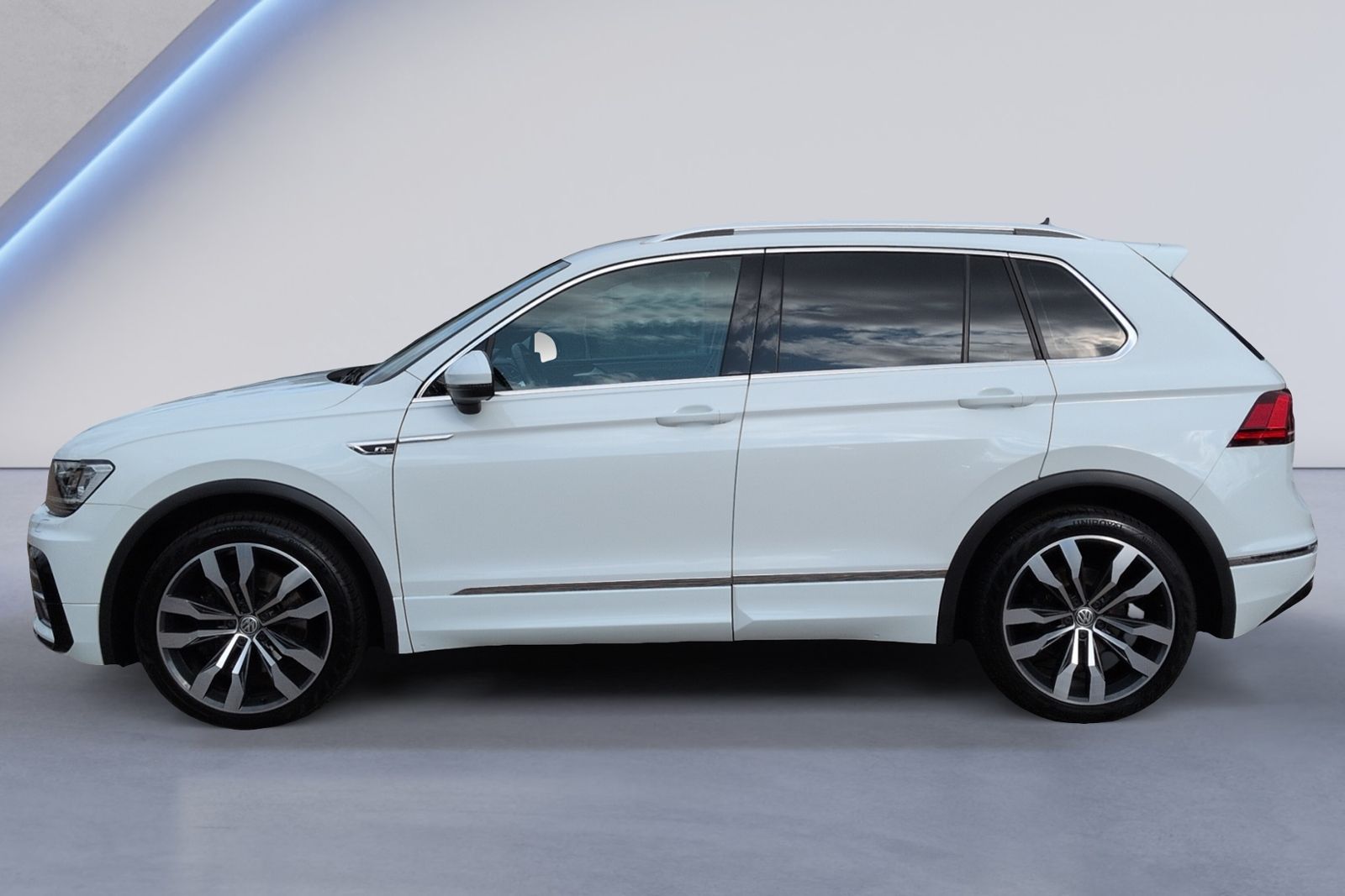 Tiguan 2.0 TSI DSG 4MOTION R-LINE NAVI+LED+SHZ