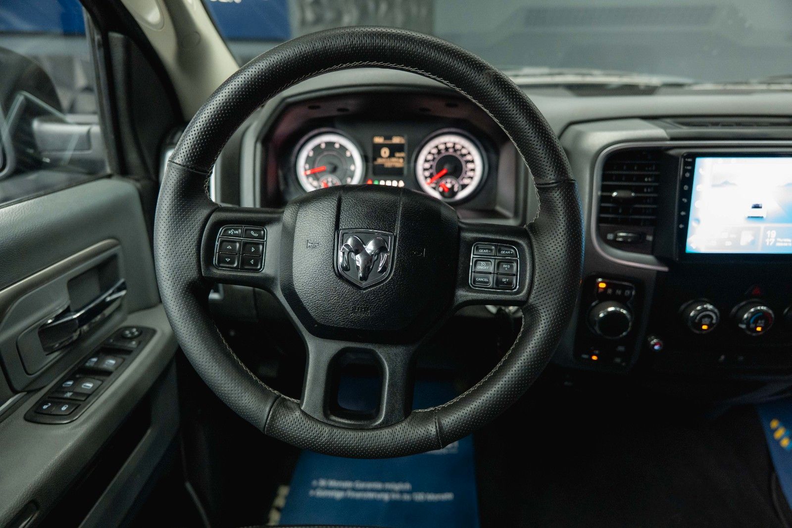 Fahrzeugabbildung Dodge RAM 5.7 V8 HEMI 4x4 OFFROAD Night-Paket *LED*AHK