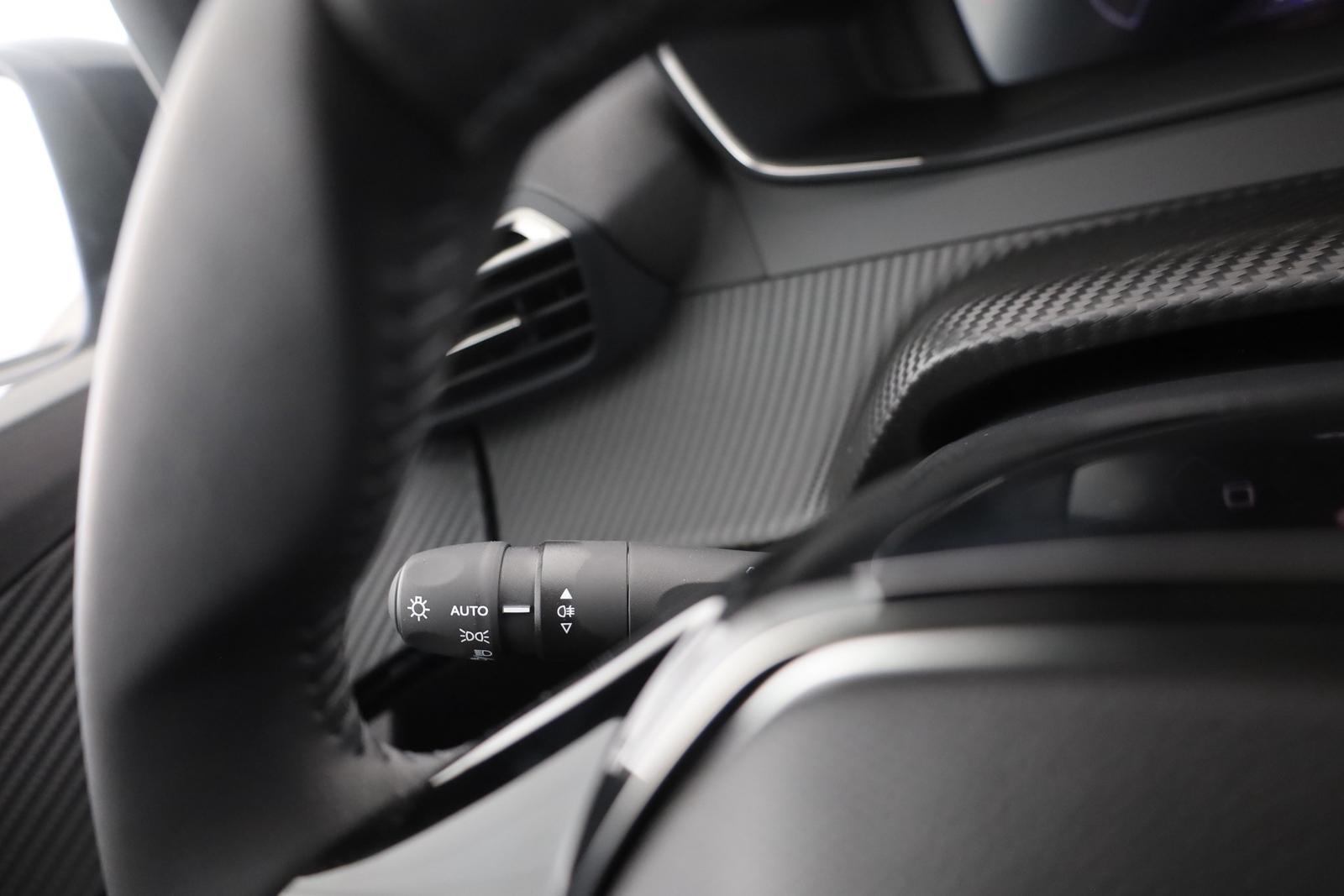 Peugeot 2008 1.2 PureTech LED ACC Kamera, миниатюра 19