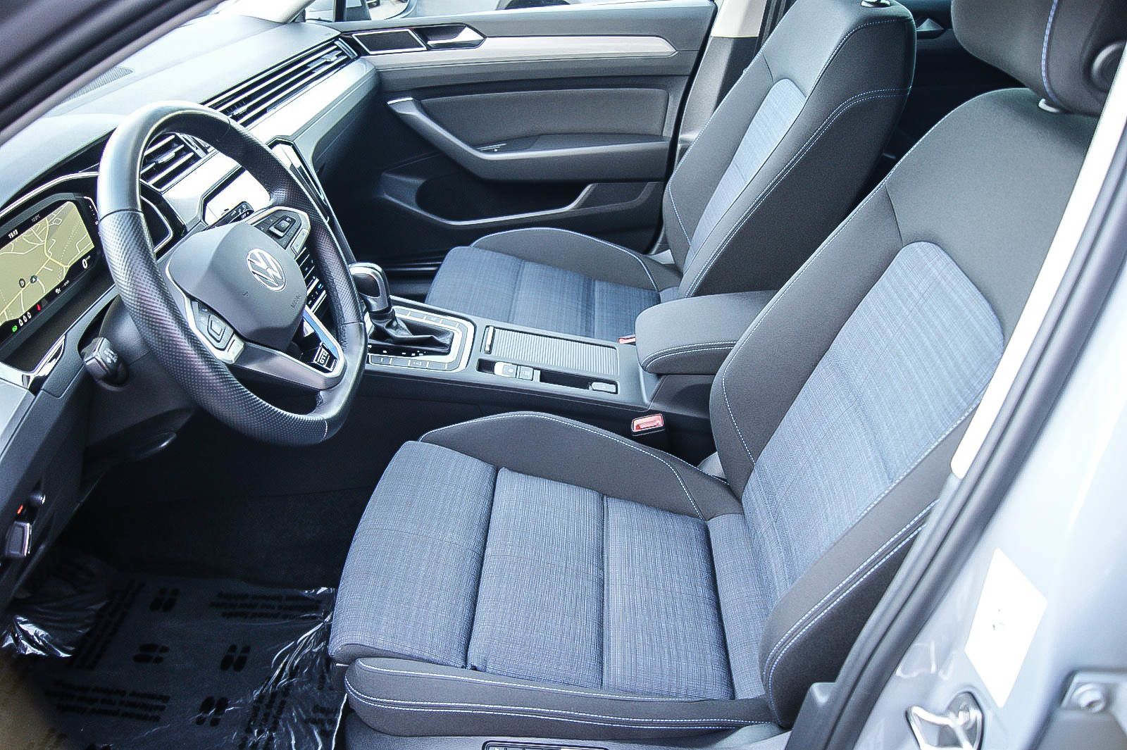 Fahrzeugabbildung Volkswagen Passat Variant HYBRID GTE iQ HEAD-UP ACC WINTER