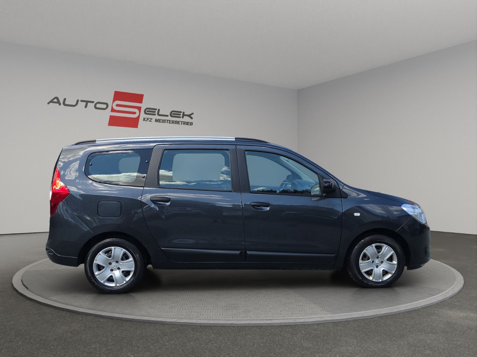 Fahrzeugabbildung Dacia Lodgy Comfort 7x Sitzer Navigation Tempomat