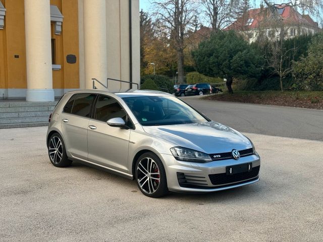 Volkswagen GOLF VII 2.0 TDI GTD STANDHEIZUNG