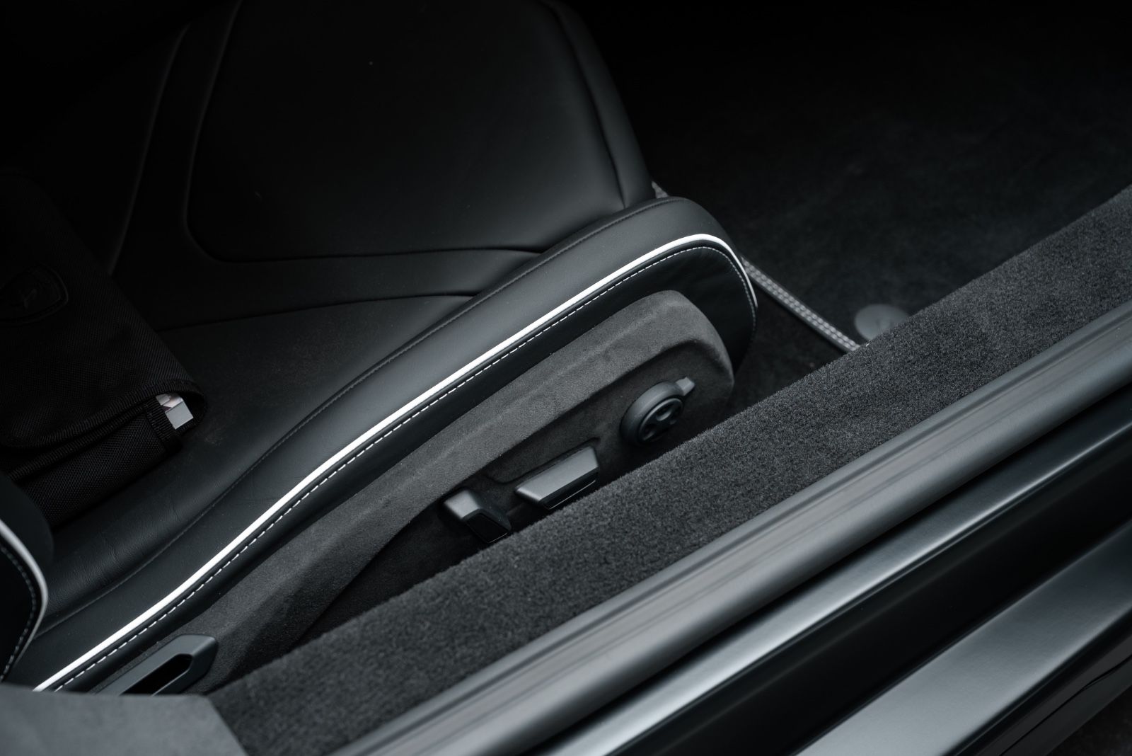 Fahrzeugabbildung Lamborghini REVUELTO CARBON/CAM/PASS DISPLAY