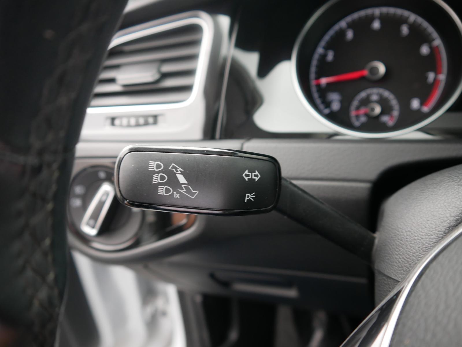 Volkswagen Golf VII 1.5 TSI Highline AHK LED Standheizung