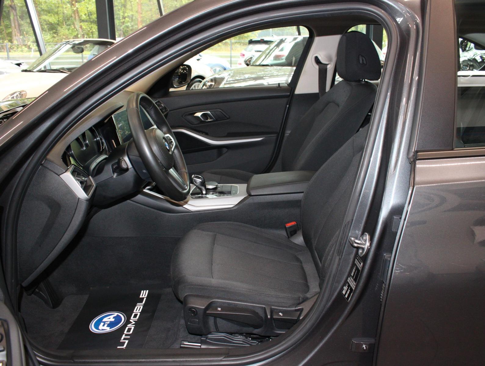 BMW 320i Advantage 1.Hand+GSD+CarPlay+Kamera+AHK
