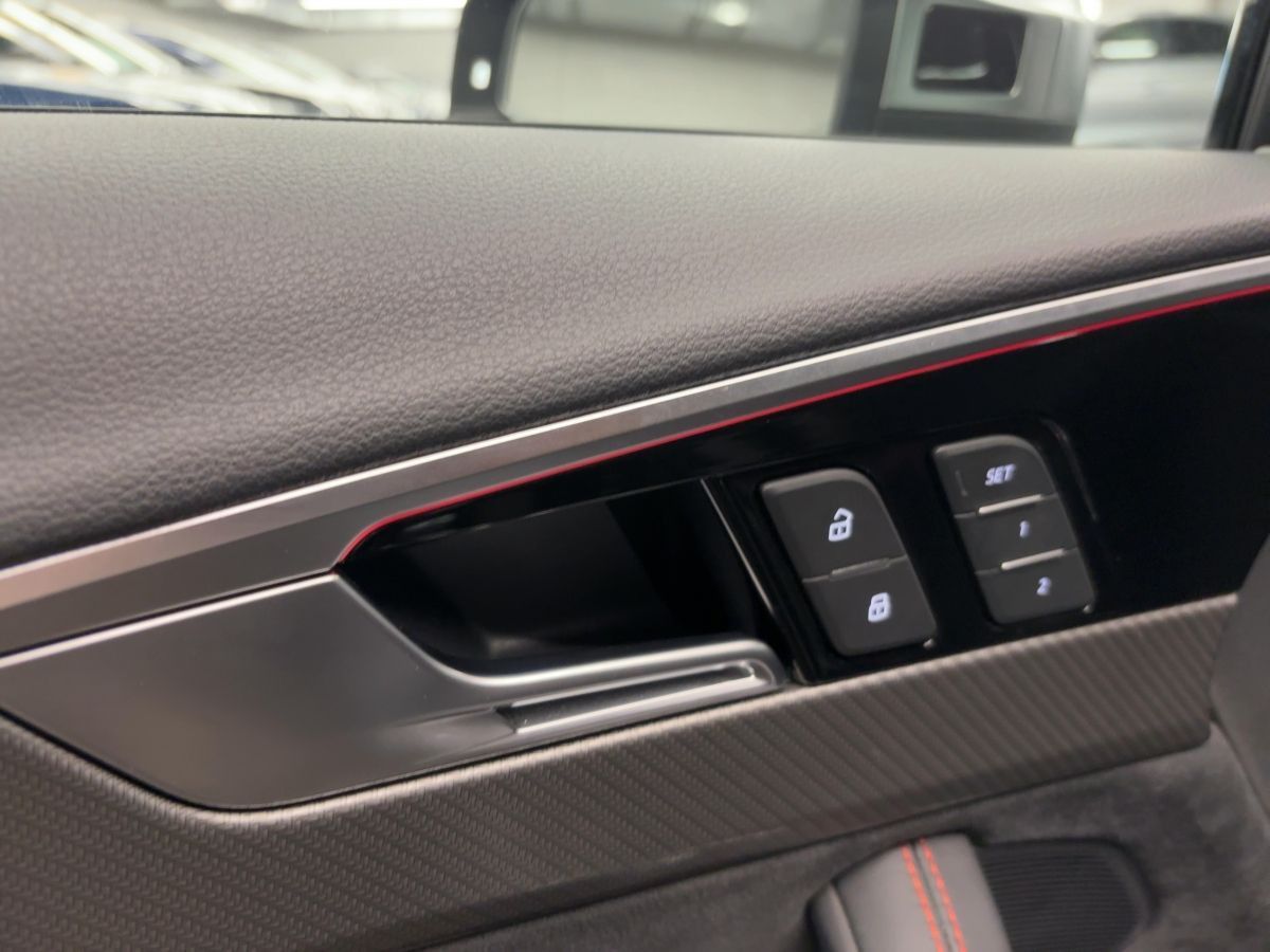 Audi RS4 - Bild 17