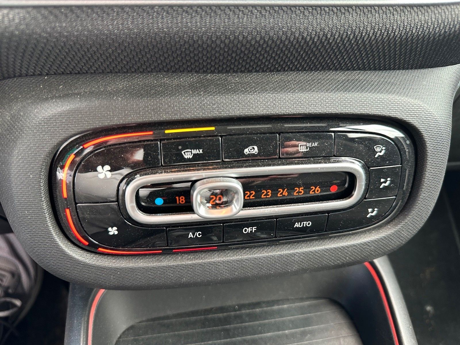 Smart ForTwo fortwo cabrio electric drive / EQ – Bild 14