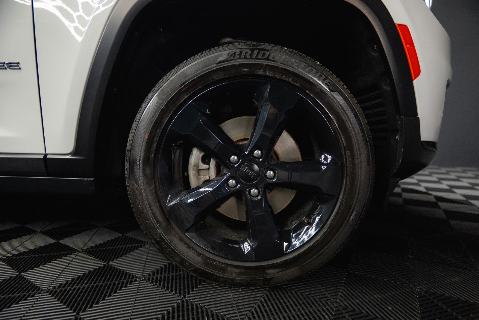 Fahrzeugabbildung Jeep Grand Cherokee 3.6 4x4 LIMITED L Night*ACC*Pano*
