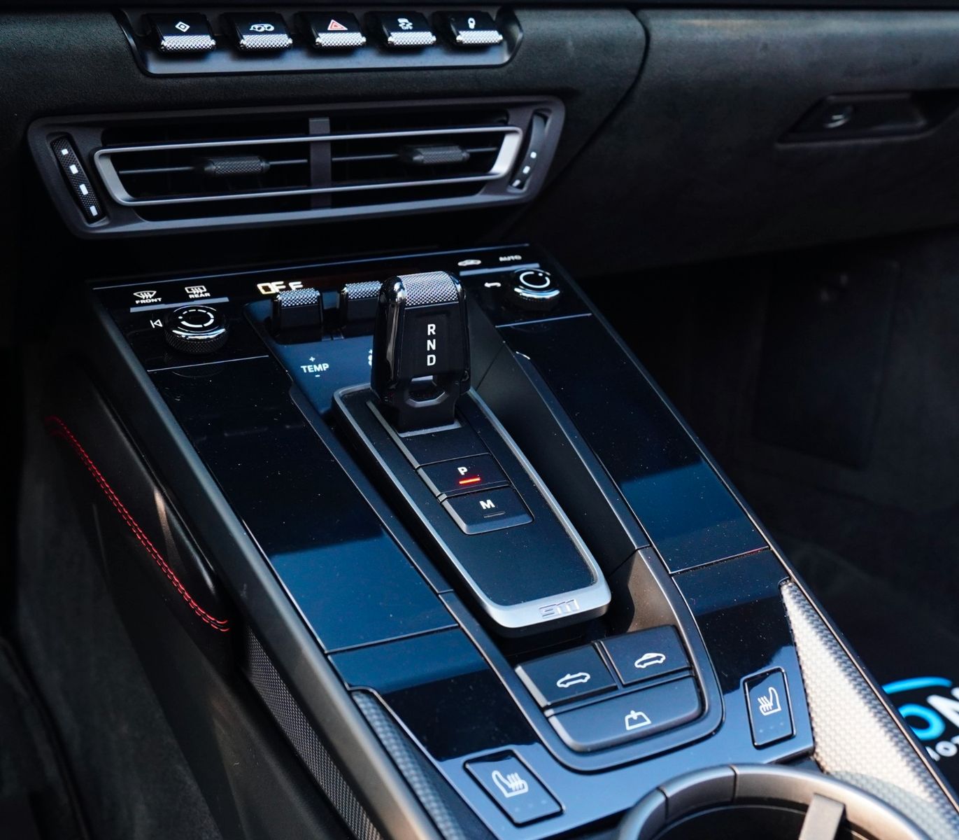 Fahrzeugabbildung Porsche CARRERA 4 GTS CABRIO CARBON BOSE KAM RACETEX