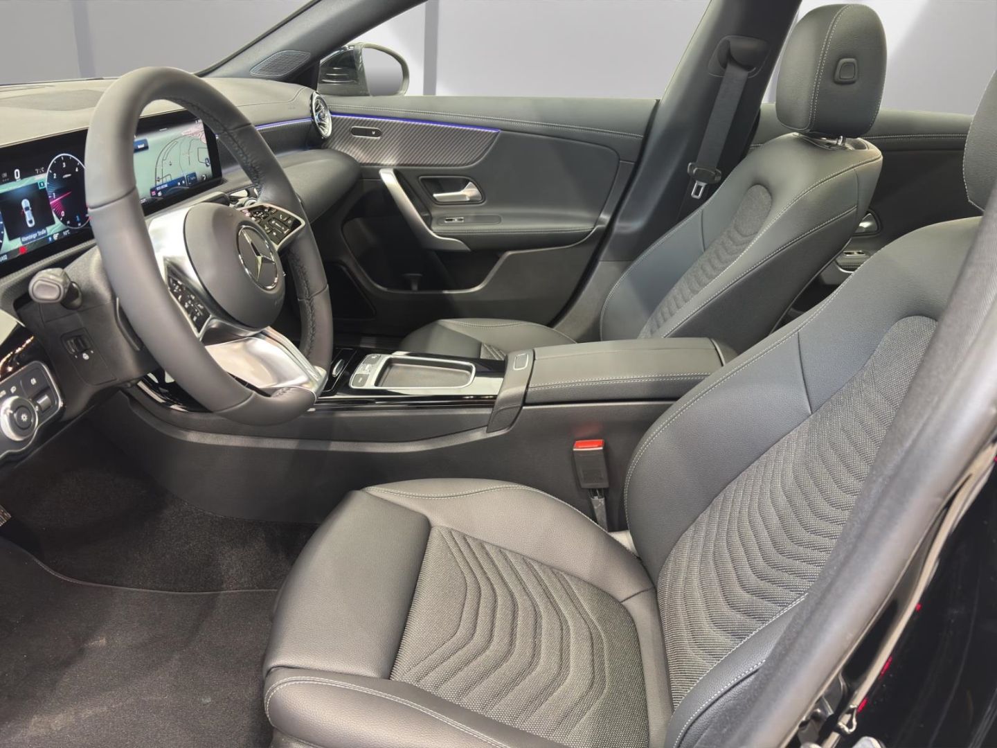 Mercedes-Benz CLA 220 d PROGRESSIVE LINE ADVANCED PLUS PAN DIS foto 5