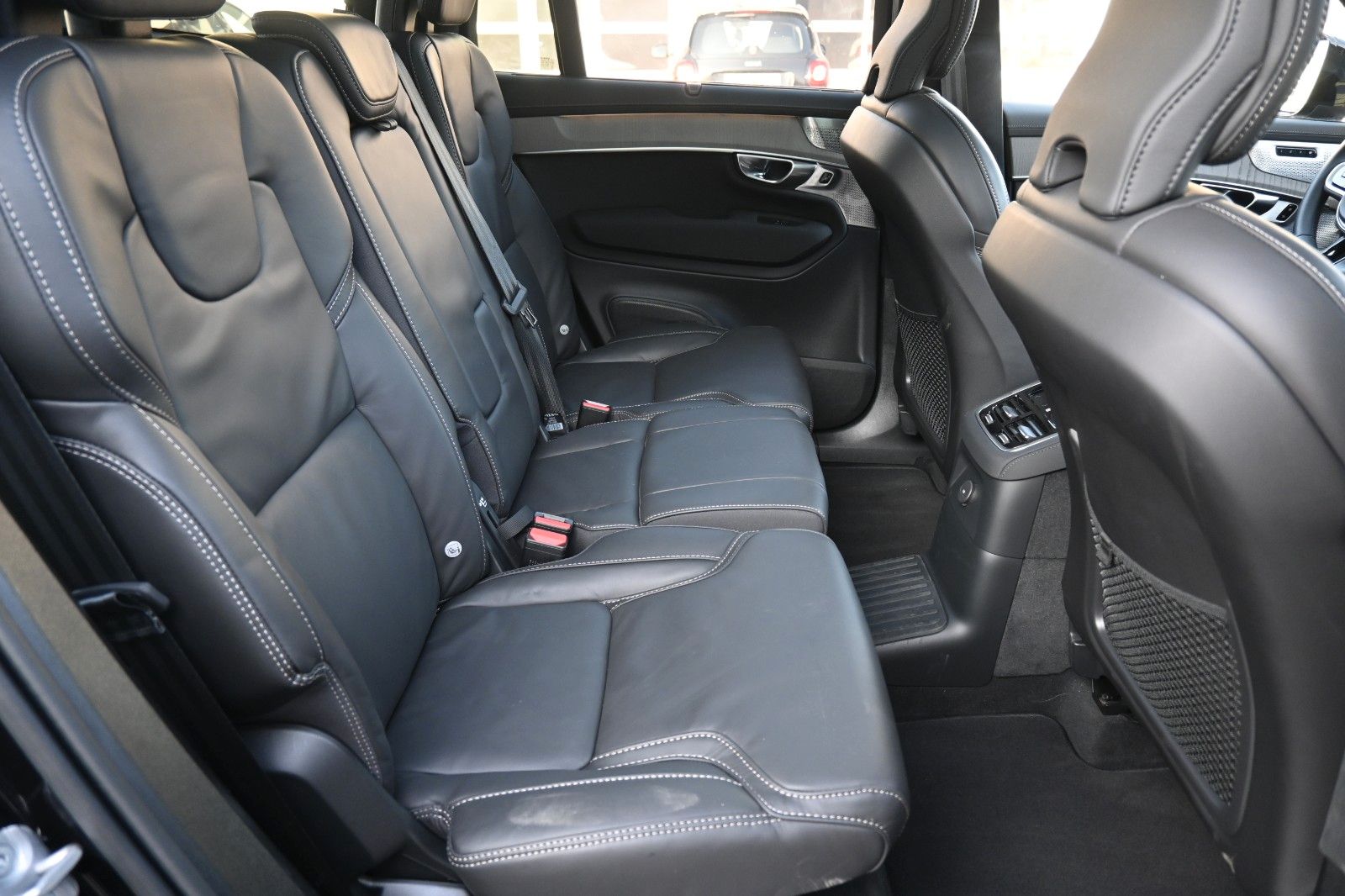 Fahrzeugabbildung Volvo XC90 T8 AWD Ultra Dark*STDHZG*360**LUFT*B&W*22"
