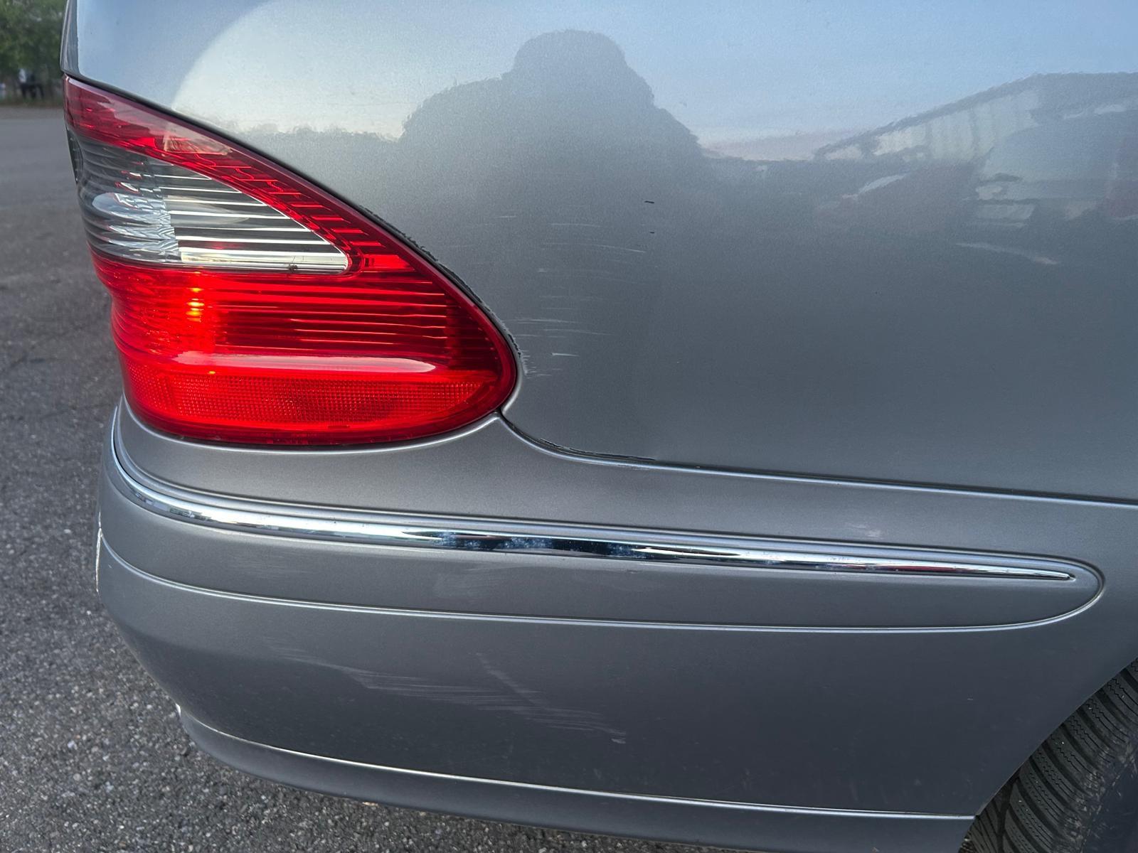 Mercedes-Benz E280 2009 — photo 12