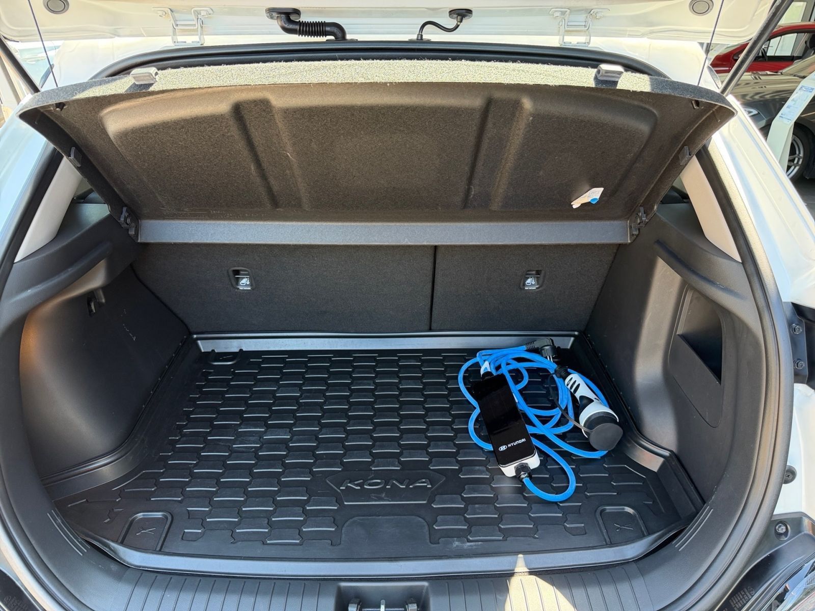 Fahrzeugabbildung Hyundai KONA Select Elektro 11 kW OBC Sitzheizung