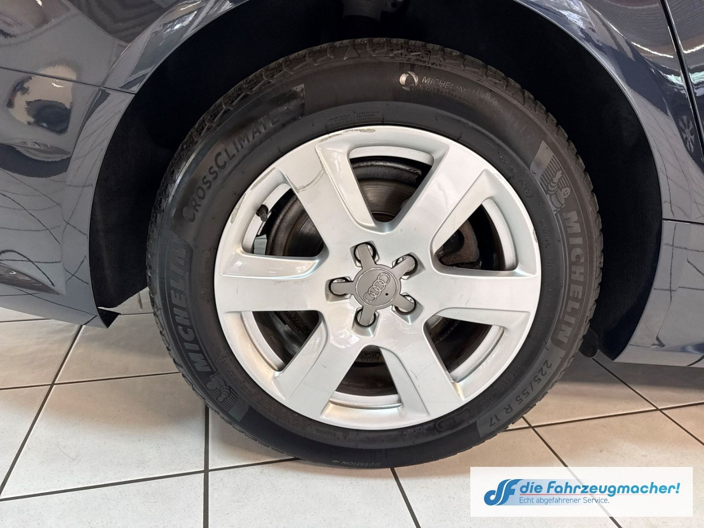 Fahrzeugabbildung Audi A6 Avant 2.0 TDI quattro AHK-klappbar Navi Leder