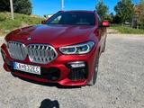 BMW X6 xDrive40d -Off road pak - rote BMW X6