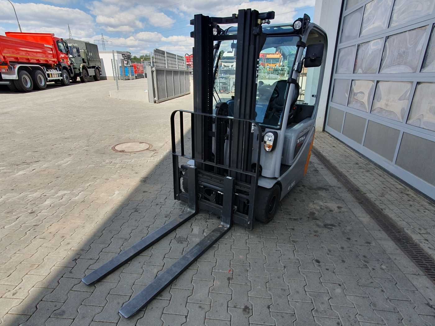 Fahrzeugabbildung Still RX20-14 / Triplex: 4.30m! / 2.013h / SS
