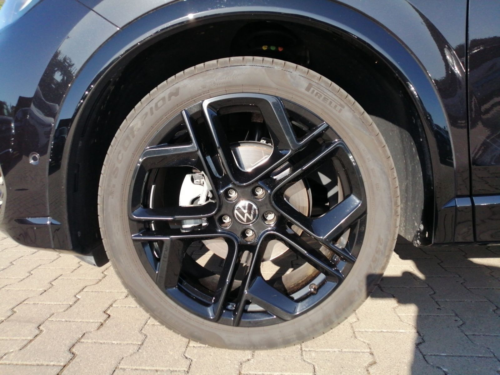 Volkswagen Tiguan R-Line 1.5 TSI DSG Matrix Pano,360°Kamer foto 10