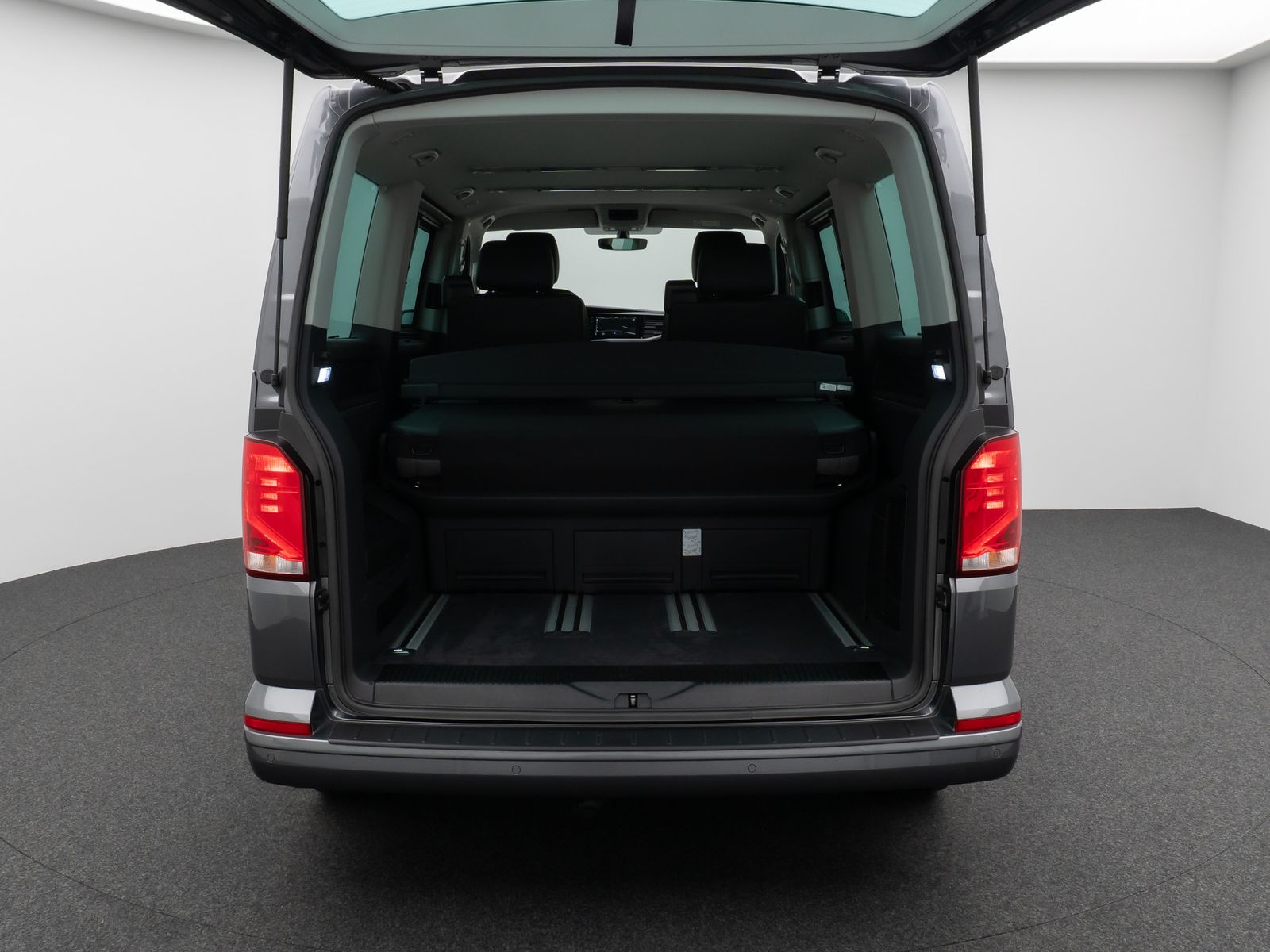 Fahrzeugabbildung Volkswagen T6 Multivan Kamera DAB Standheizung Navi Tempo