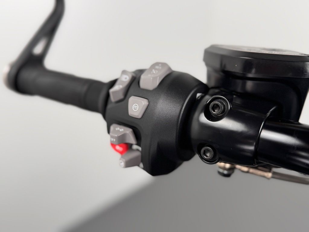 Fahrzeugabbildung Triumph ROCKET 3 STORM R *WUNDERKIND-UMBAU *NEUWERTIG