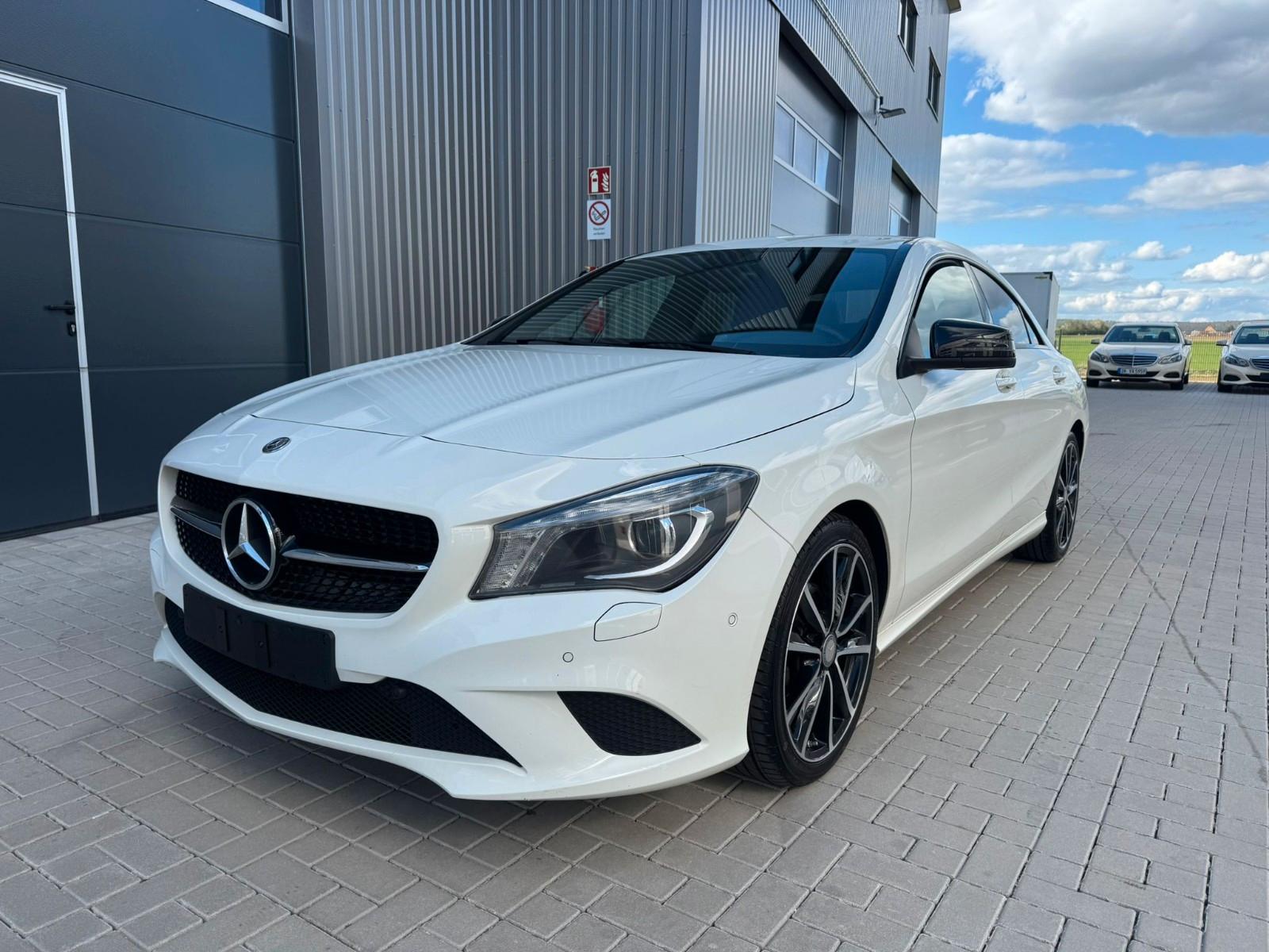 Mercedes-Benz CLA 180 Lim. Xenon Navi AHK Bremsassist. Temp