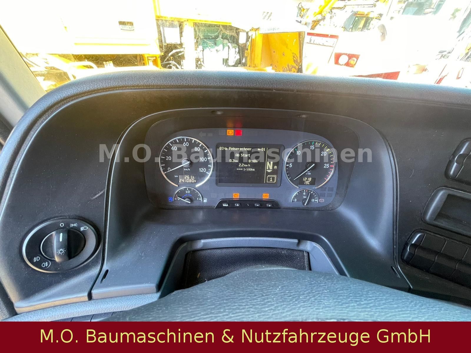 Fahrzeugabbildung Mercedes-Benz Actros 3336/ Euro 5 / AC / Faun Frontlader 535/