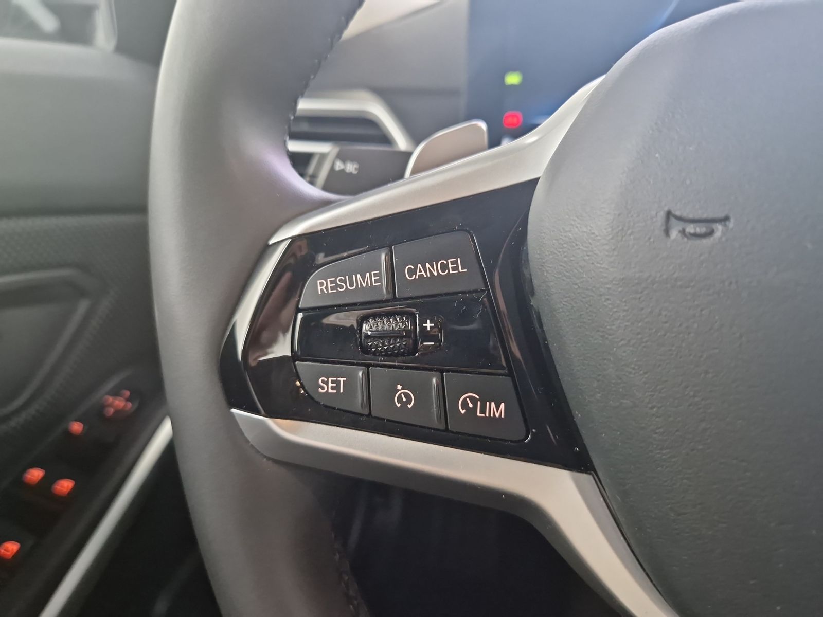 BMW 318 i Touring Navi LED SHZ Allwetter – Bild 27