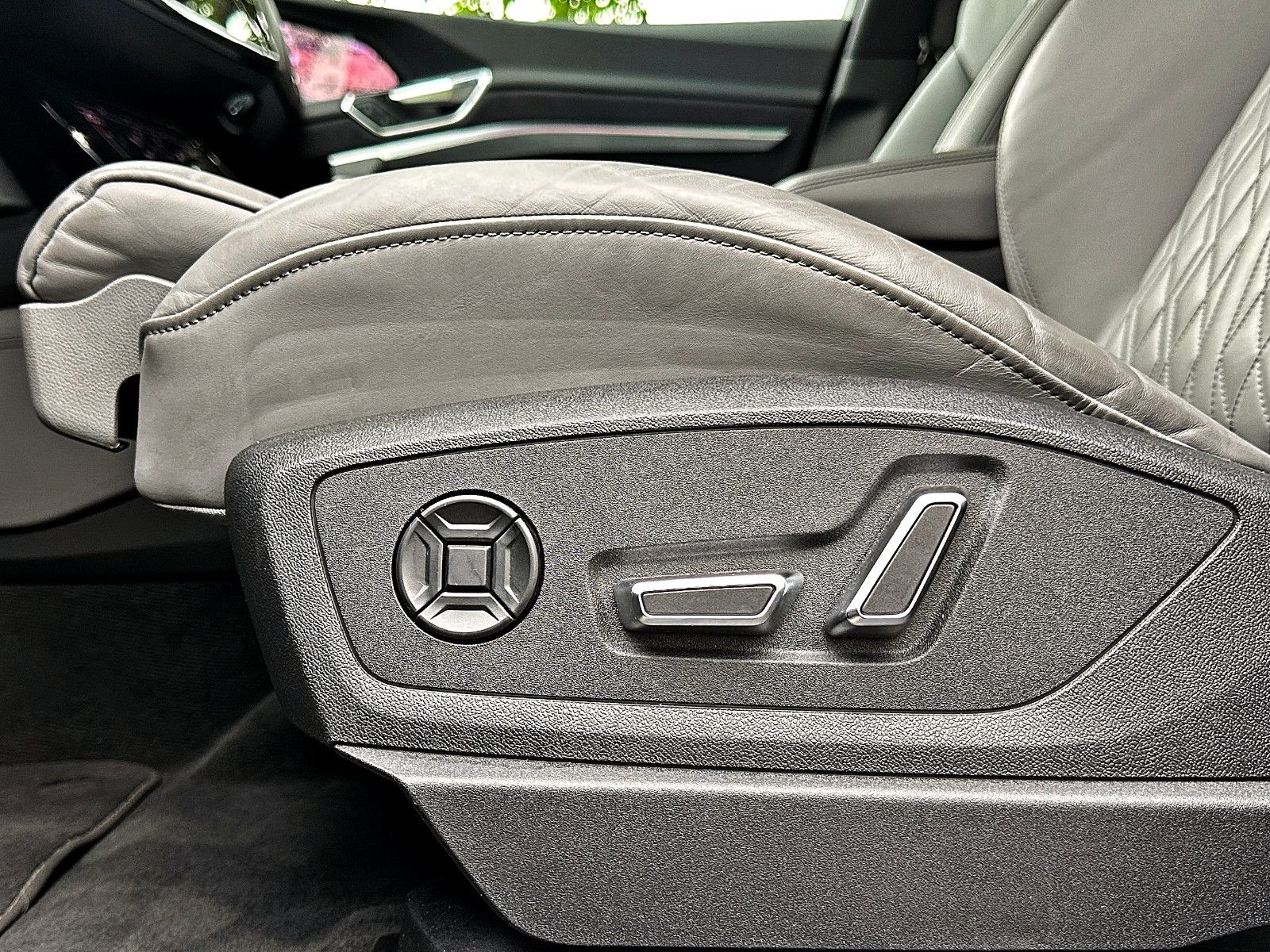 Audi Q8 e-tron - Bild 15