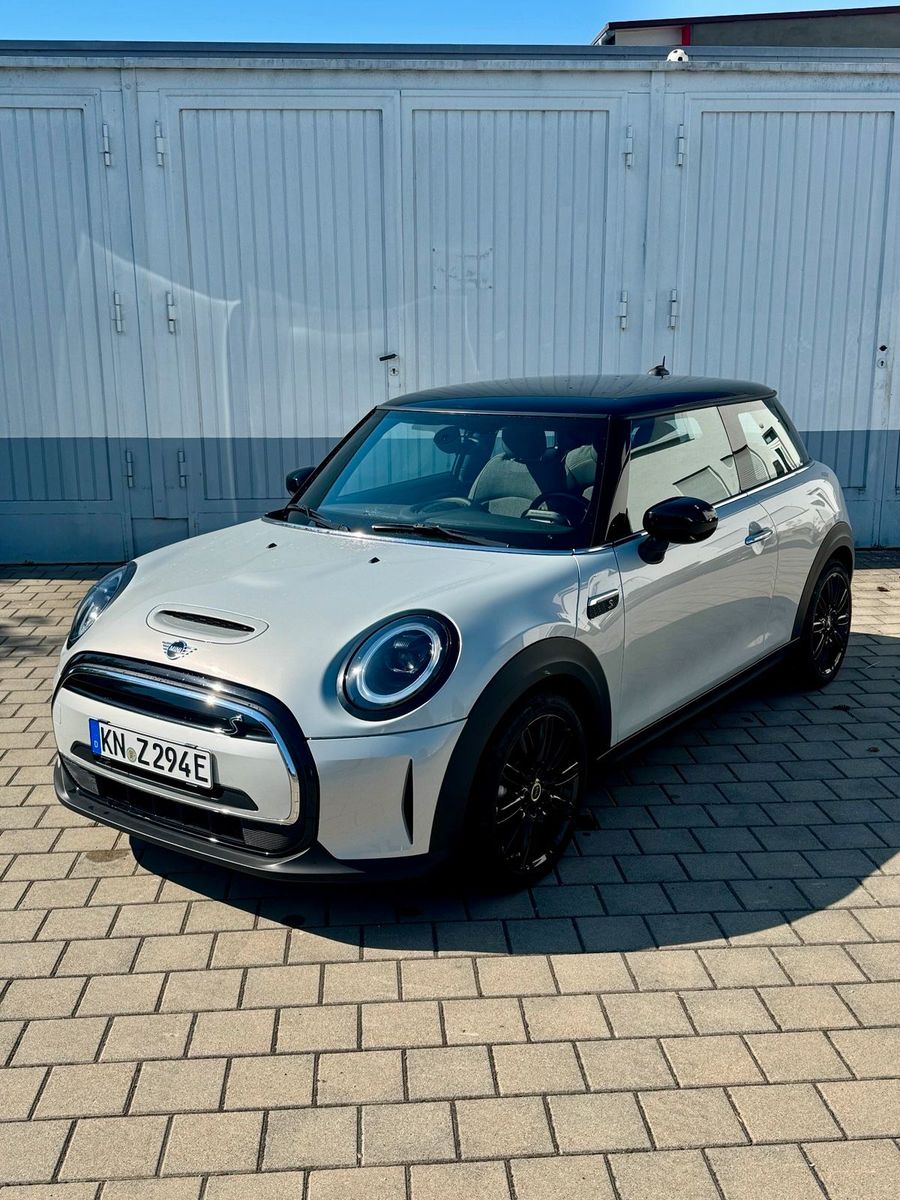 MINI MINI Cooper SE Classic Trim white silver