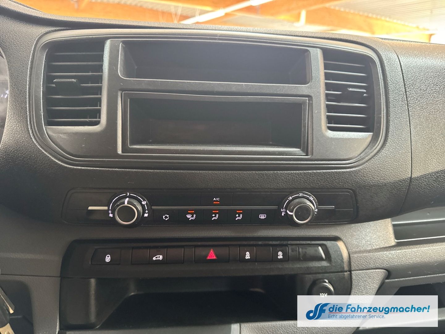 Fahrzeugabbildung Citroën Jumpy Kasten Profi XS 1.6 BlueHDi 115 FAP *EXPOR