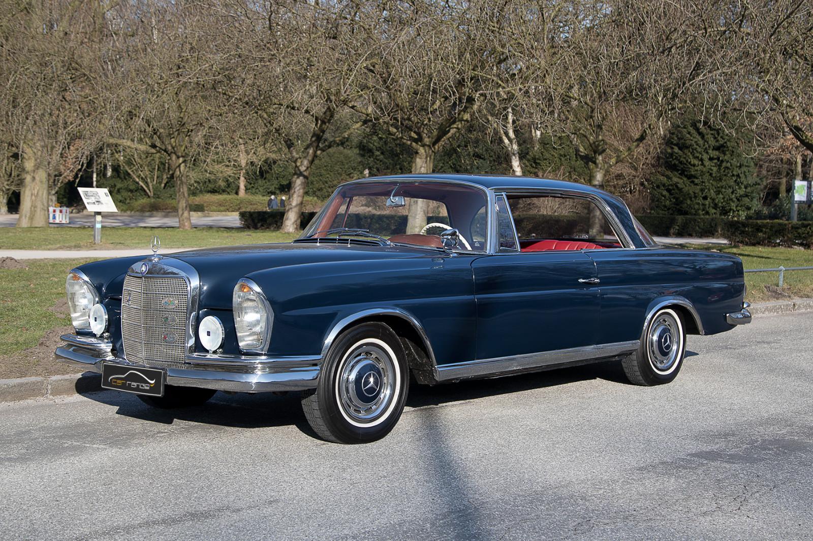 Mercedes-Benz 220 SE W111