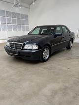 Mercedes-Benz C 240 Elegance w202 2 Hand  - Mercedes-Benz C 240: Elegance