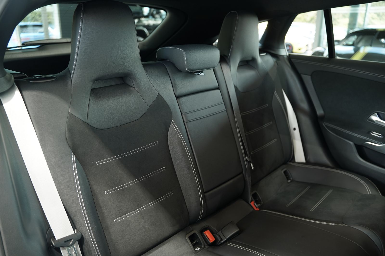Mercedes-Benz CLA 200 Shooting Brake d AMG Line 1H Pano Memo foto 23