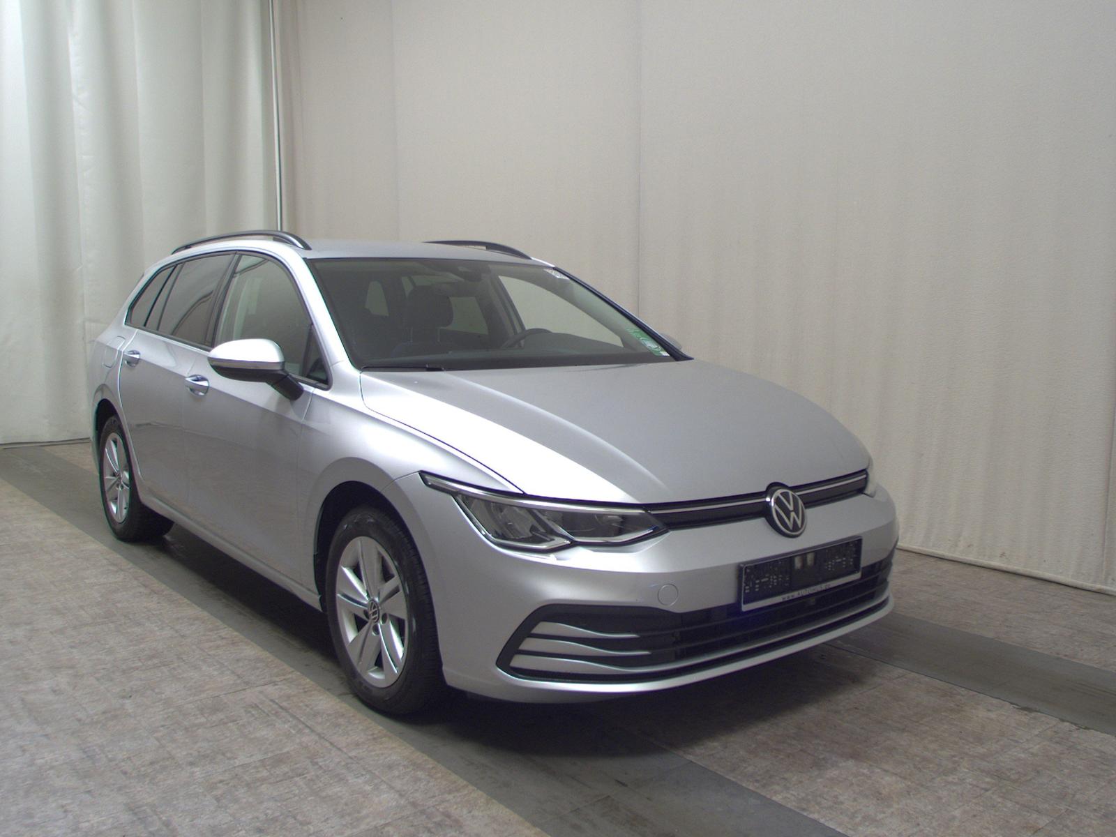 Volkswagen Golf-8 Var. 2.0 TDI Life Navi LED DC ACC PDC Shz