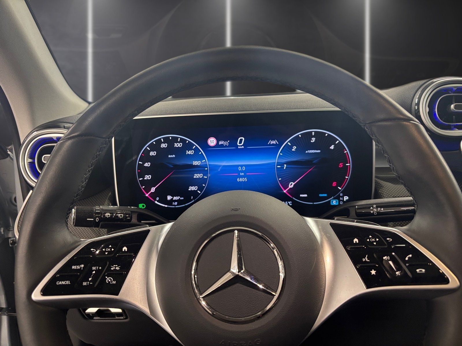 Fahrzeugabbildung Mercedes-Benz GLC 220 d 4M Avantgarde*AHK*Pano*360°*Distr*Totw