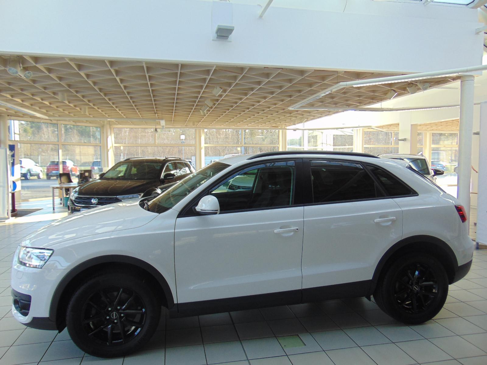 Audi Q3 1.4 TFSI S tronic NAVI/AHK/BI-XENON/SITZHZG.