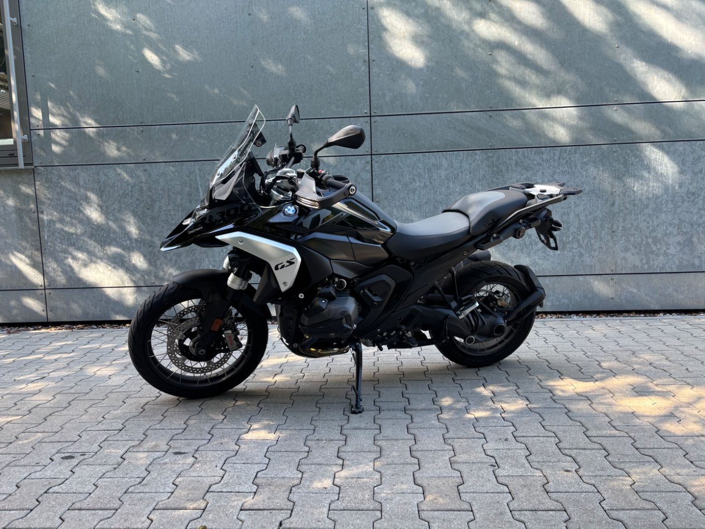 Fahrzeugabbildung BMW R 1300 GS Triple Black 3 Pakete