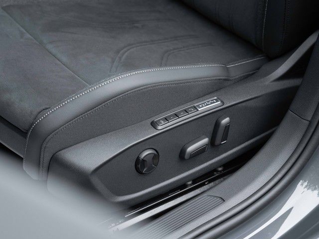 Golf VIII eHybrid Style AHK HUD Keyless ergoSitz