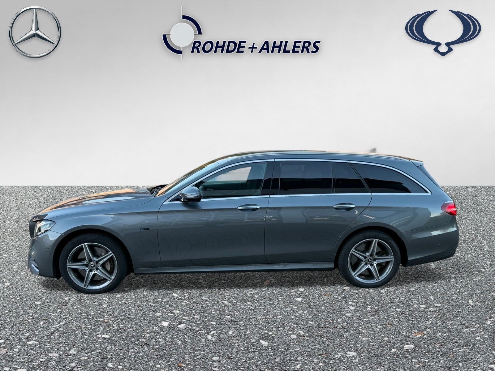 Fahrzeugabbildung Mercedes-Benz E 300 de T AMG+DISTRONIC+LENKASSI+360°+AHK+AMBIE