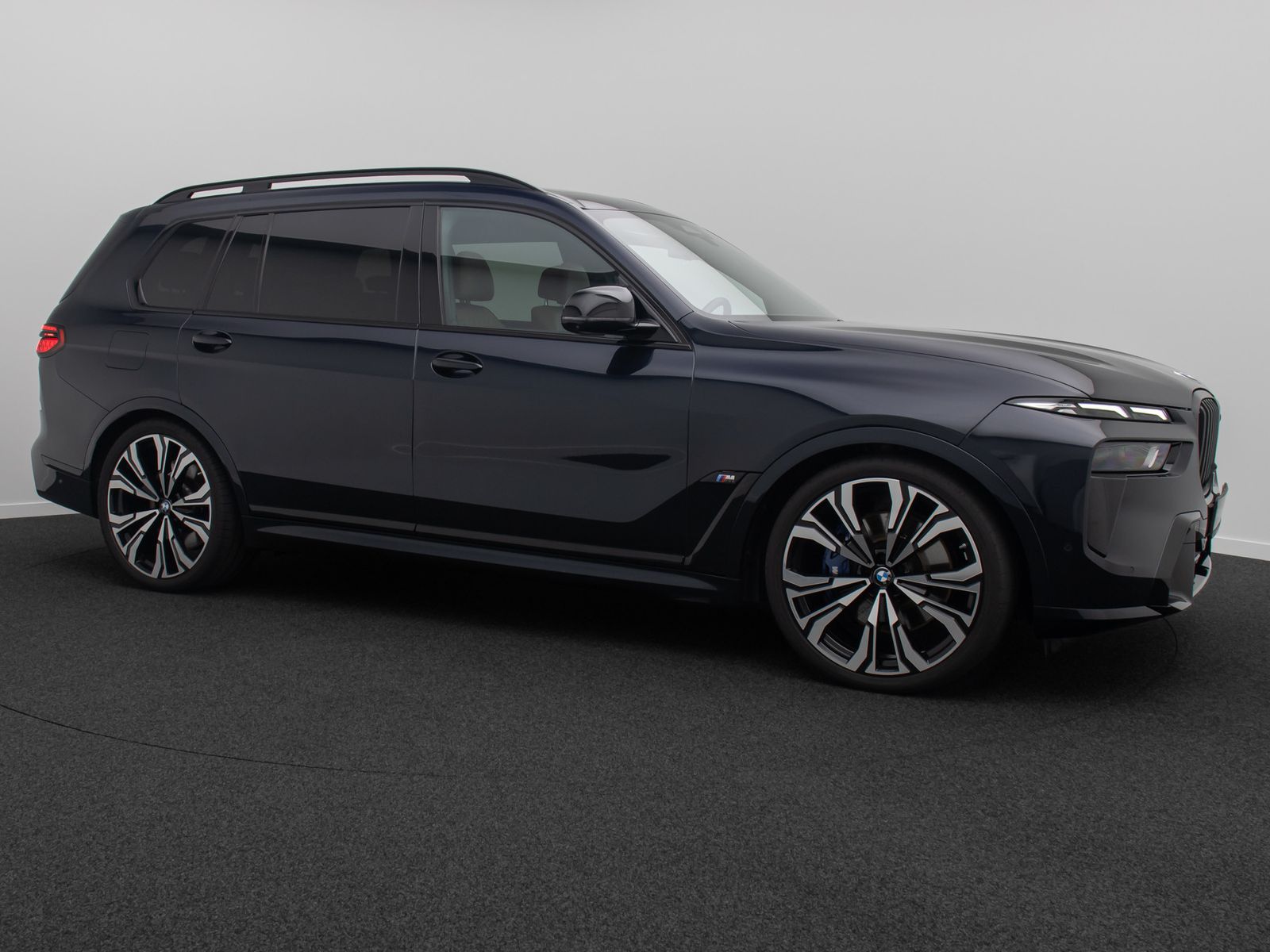 Fahrzeugabbildung BMW X7 M60i xD SkyLounge 360&deg;HUD H/K SoftClos 23Zoll