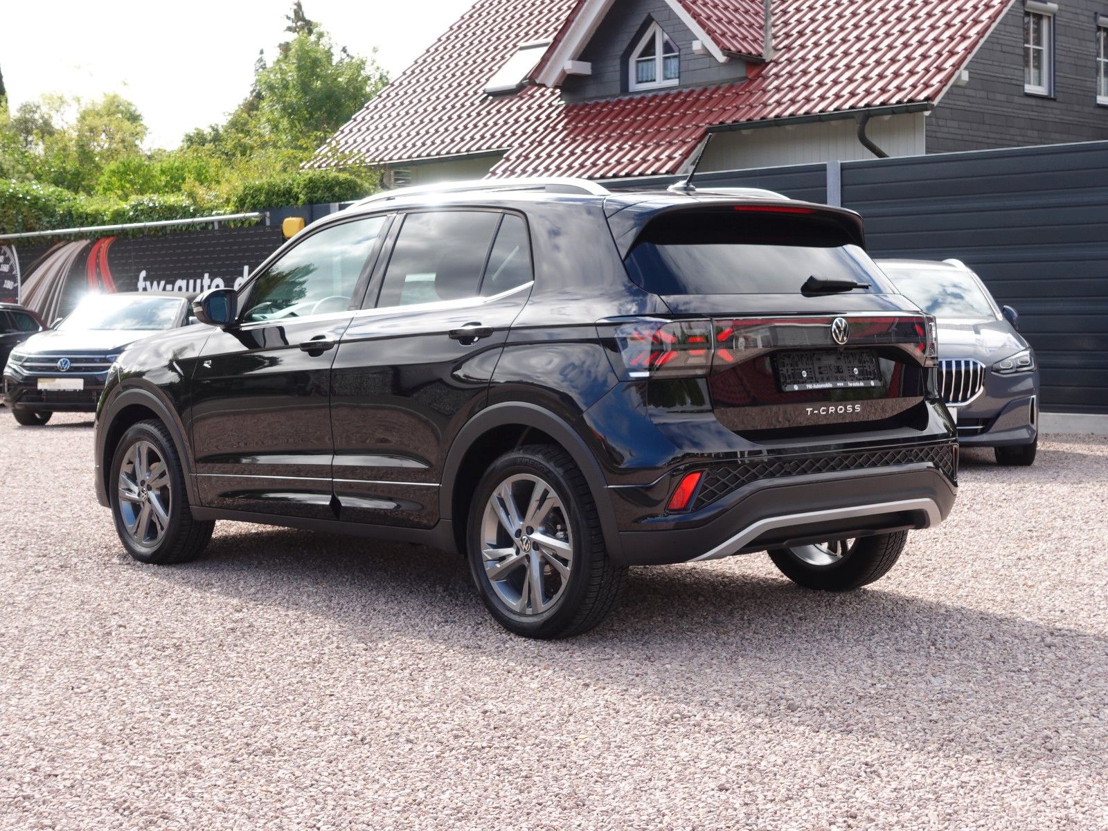 Fahrzeugabbildung Volkswagen T-Cross 1.5 TSI OPF DSG R-Line I.Hd/AHK/Matrix/.