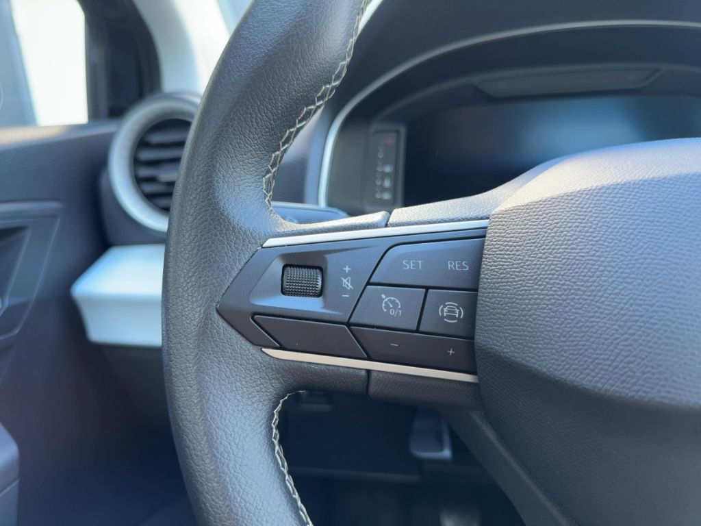 Fahrzeugabbildung SEAT Ibiza Style Apple CarPlay / Android Auto, SHZ