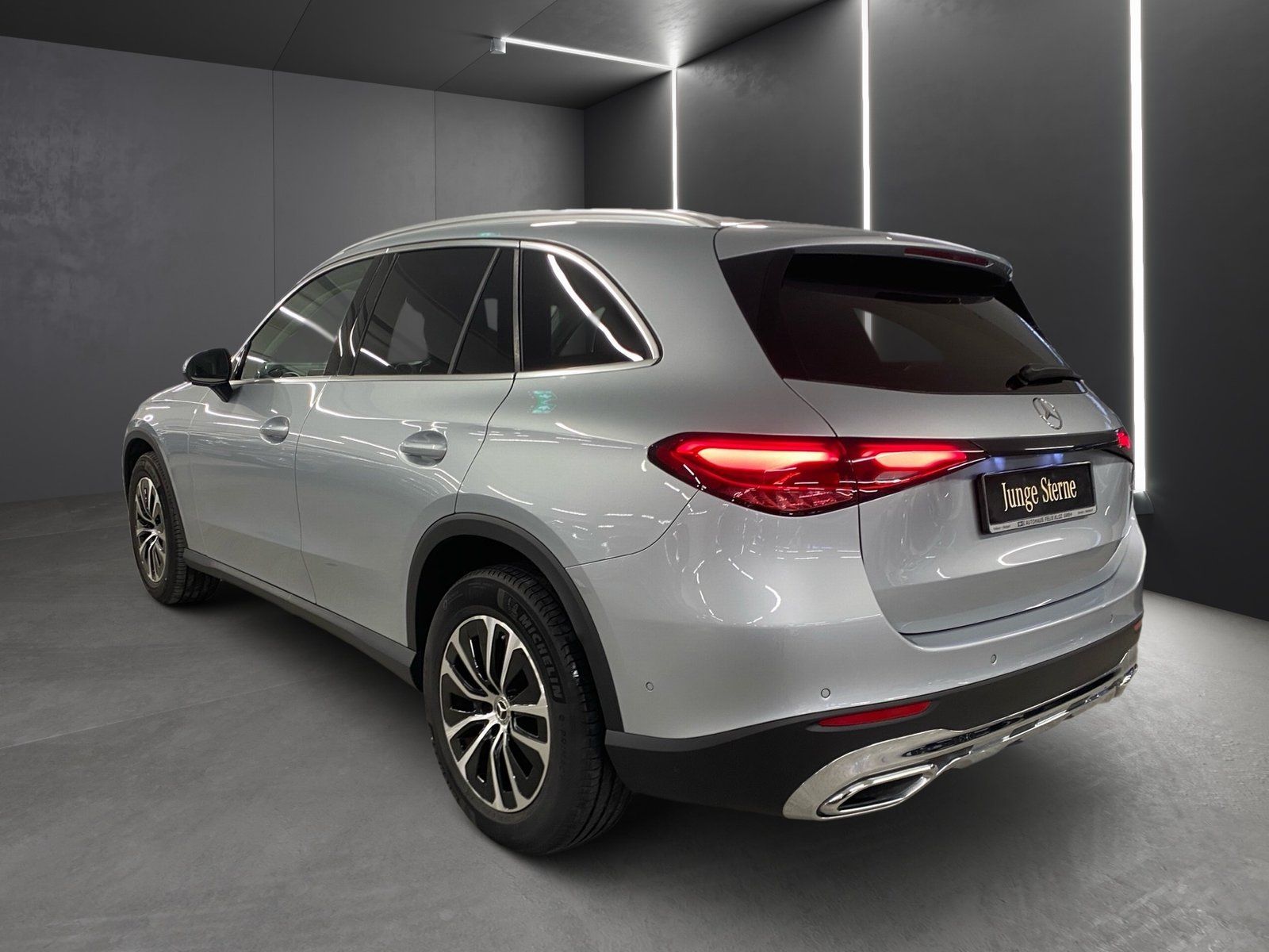 Fahrzeugabbildung Mercedes-Benz GLC 220 d 4M Avantgarde*Distro*360°*Digital*Totw