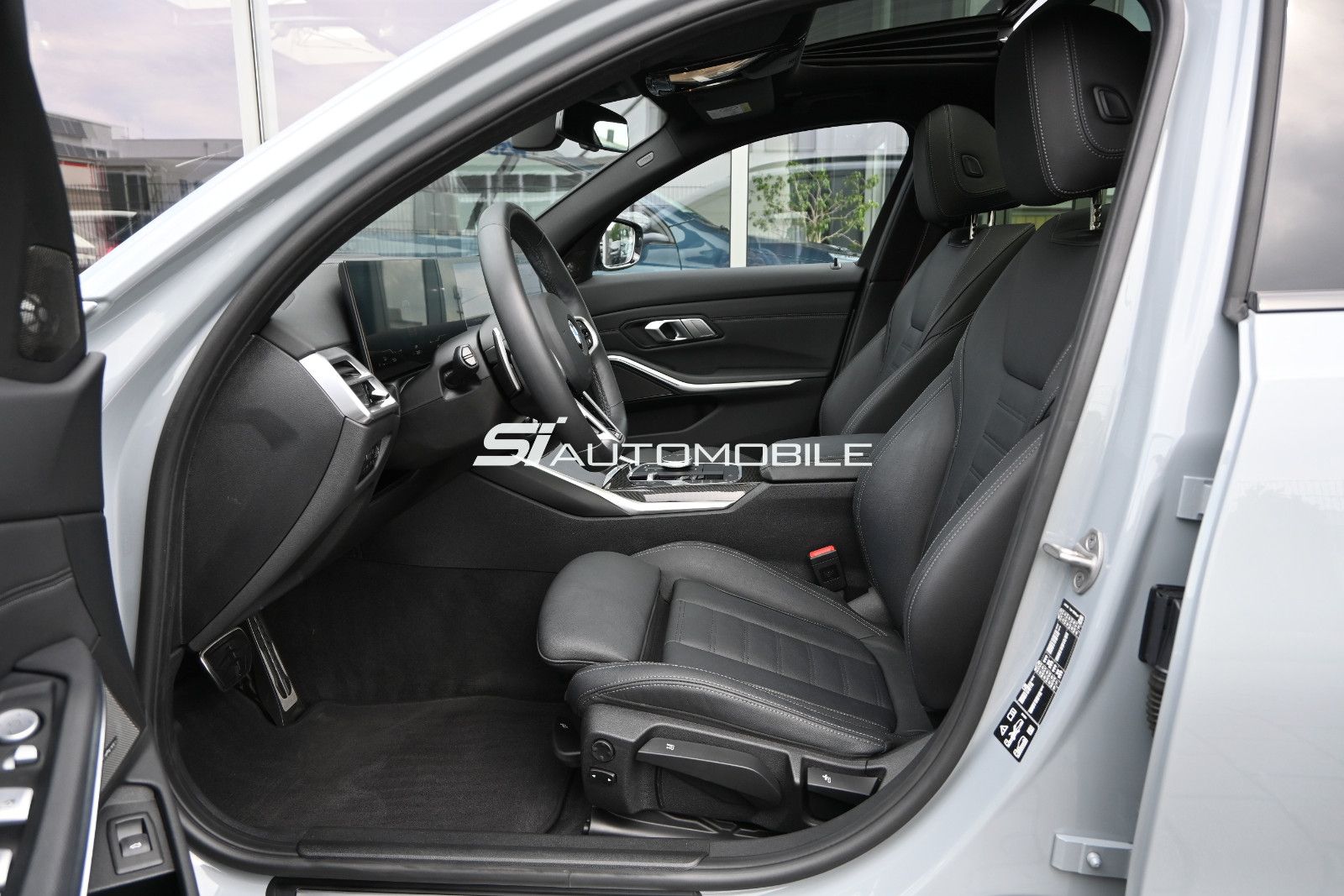 Fahrzeugabbildung BMW 320d xDr. Touring LCI M-Sport Pro °ACC°LEDER°H/K