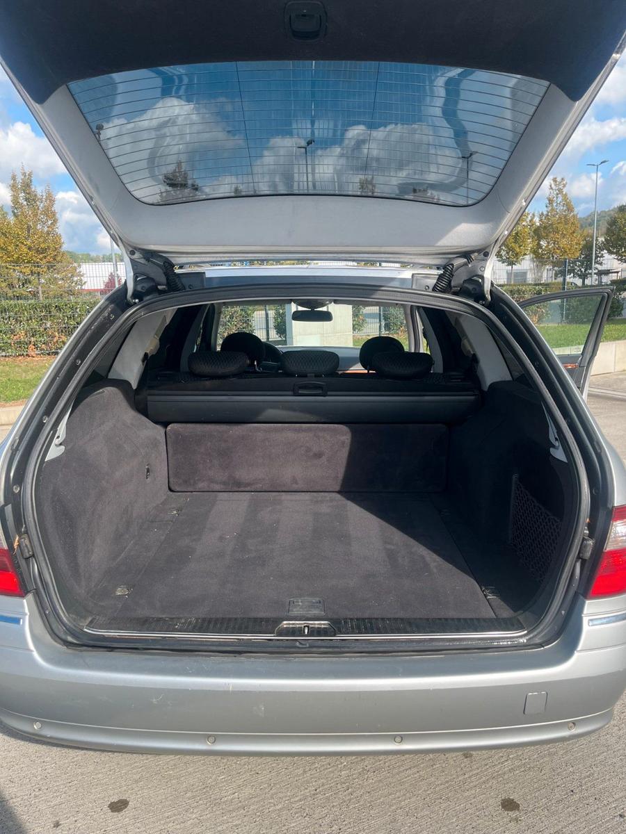 Mercedes-Benz E270 2004 — photo 10