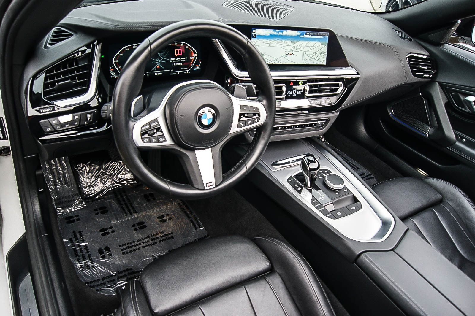 Fahrzeugabbildung BMW Z4 Roadster sDrive 20 i Sport Line LEDER KEYLESS