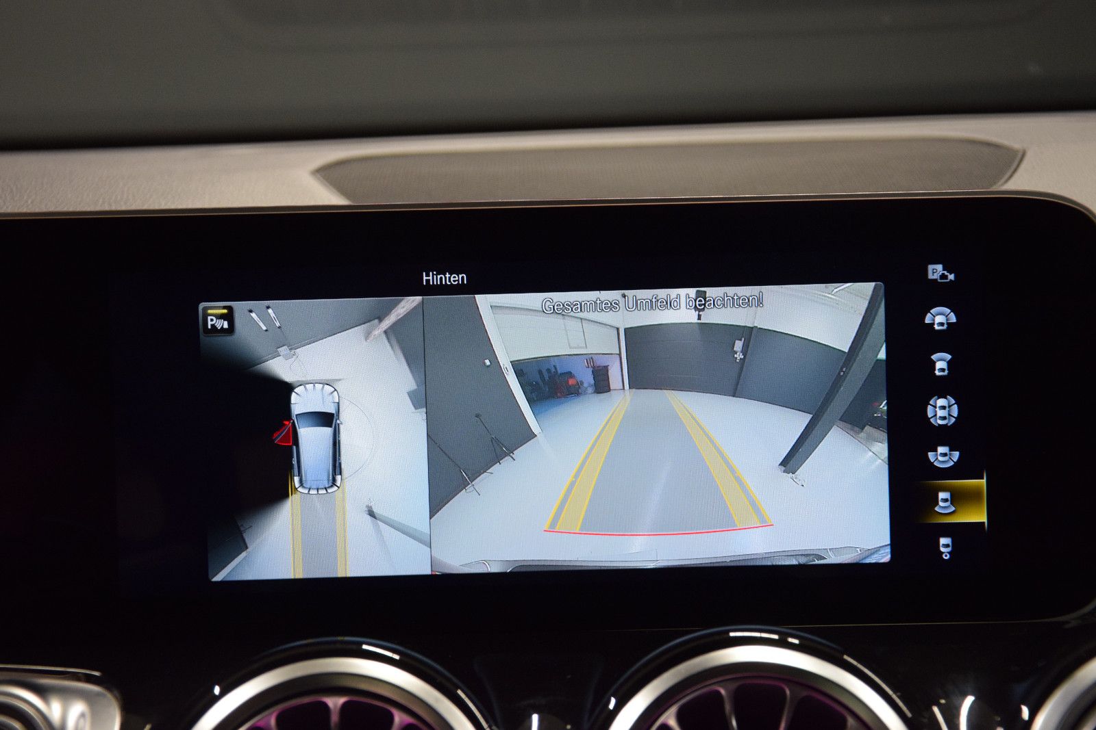 Fahrzeugabbildung Mercedes-Benz GLB 35 AMG 4Matic 360° MBUX Leder AHK Night Ambi